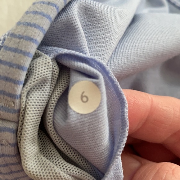 Lululemon athletica women’s tank top w/shelf bra — size 6 - Picture 5 of 6